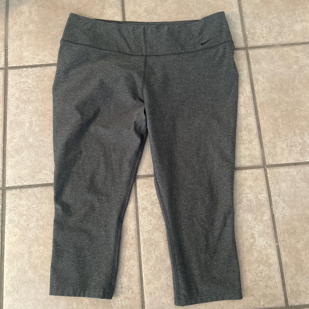 Nike capri leggings
